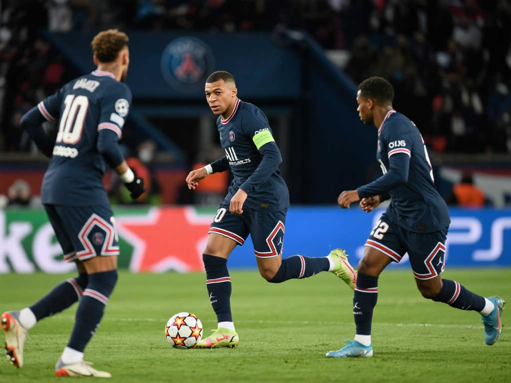 以穩健防守 以穩健防守